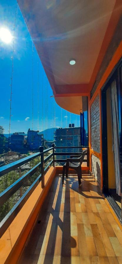 The Maple Inn Pokhara Esterno foto