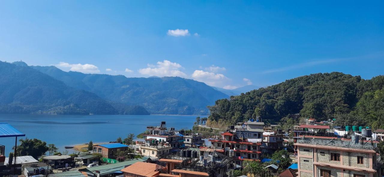 The Maple Inn Pokhara Esterno foto