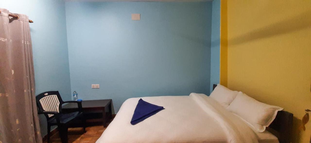 The Maple Inn Pokhara Esterno foto