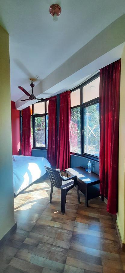 The Maple Inn Pokhara Esterno foto