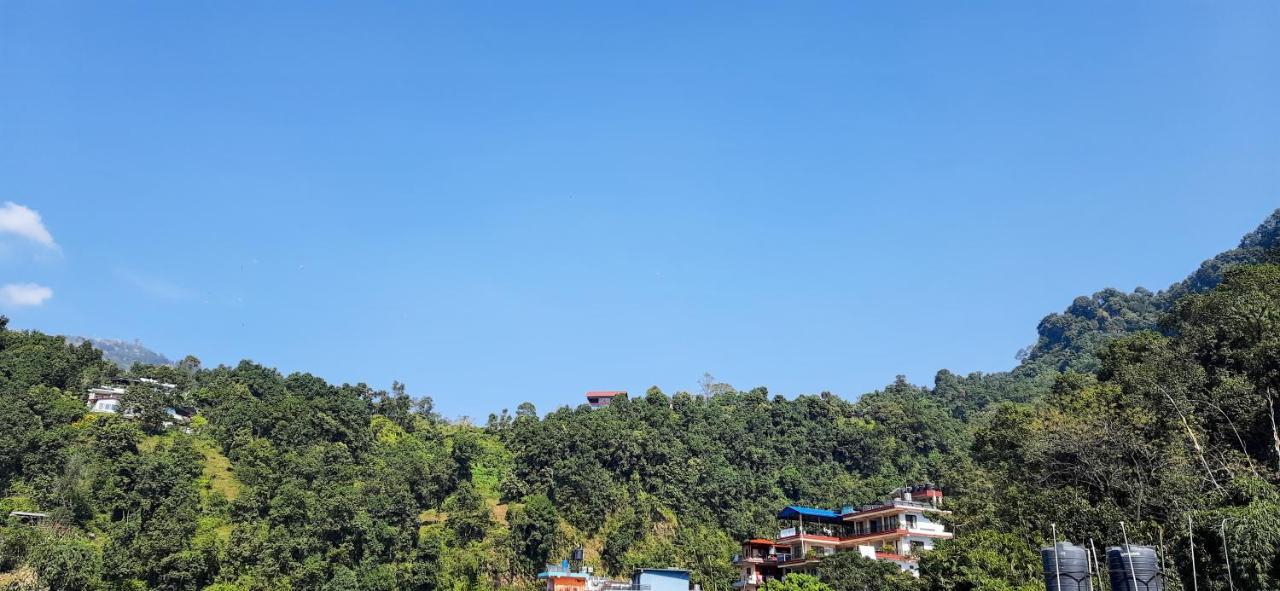 The Maple Inn Pokhara Esterno foto