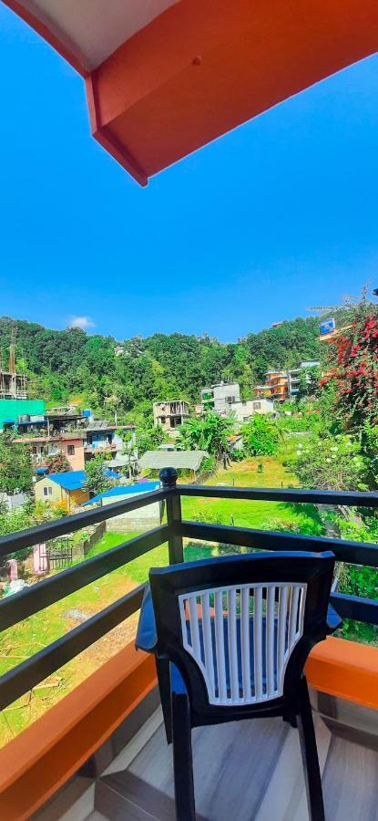 The Maple Inn Pokhara Esterno foto