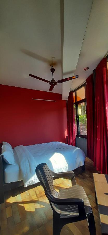 The Maple Inn Pokhara Esterno foto